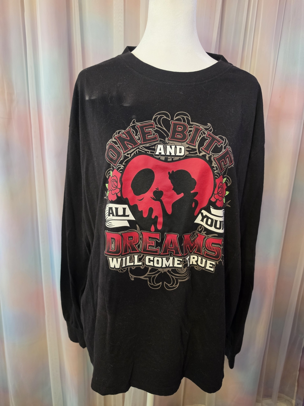 Disney Black Red Snow White Long Sleeve Red Heart Graphic T-shirt Size 2X